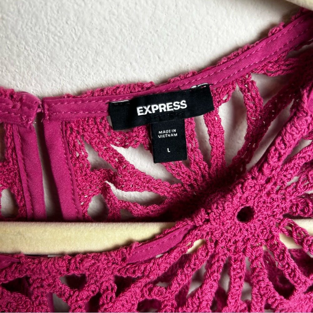 Express rose pink crochet crop tank floral size: L - Picture 7 of 10